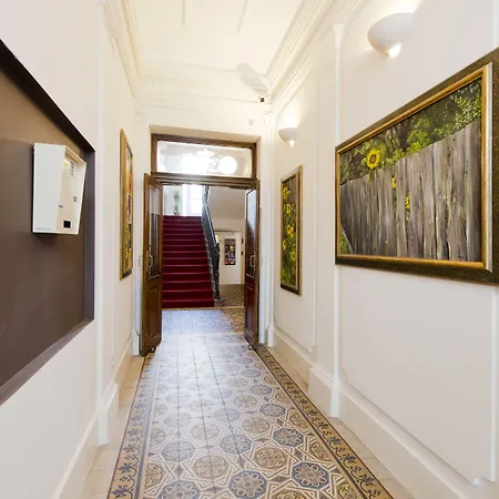 Downtown Kodanska Aparthotel 4*