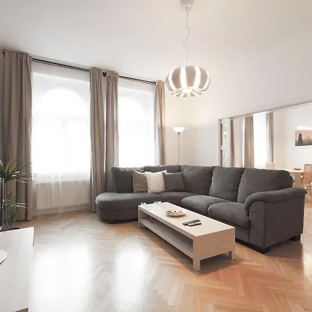Downtown Kodanska Aparthotel Prag