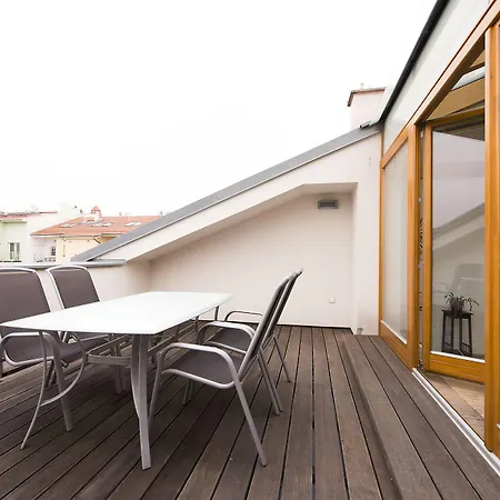 Downtown Kodanska 4* Prag