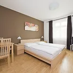 Downtown Kodanska 4* Praha
