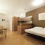 Downtown Kodanska Aparthotel 4*