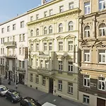Downtown Kodanska Aparthotel Praga