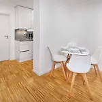Downtown Kodanska Aparthotel 4*