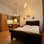 Downtown Kodanska Aparthotel 4*