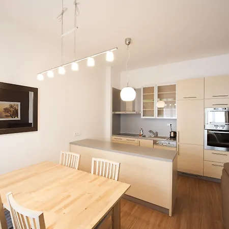 Downtown Kodanska Aparthotel 4*
