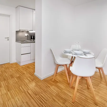Downtown Kodanska Aparthotel 4*