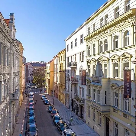 Downtown Kodanska Aparthotel Praga