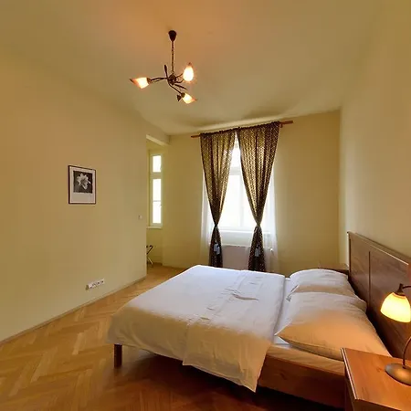 Downtown Kodanska Apartahotel Praga