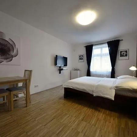 Downtown Kodanska 4* Πράγα